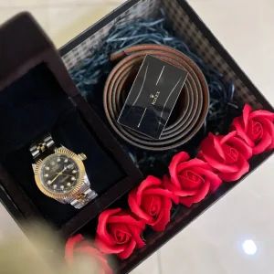 پک کادویی لوکس با ساعت رولکس، کمربند و گلهای معطر