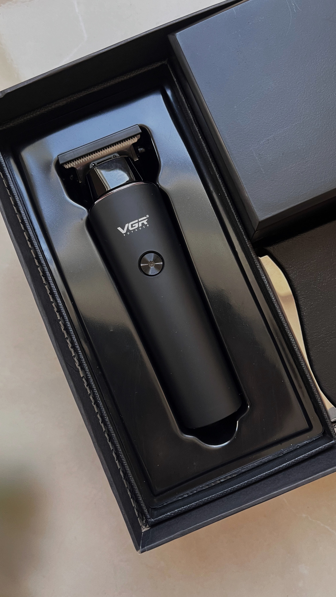 ریش تراش ۹۳۳ وی جی آر vgr933