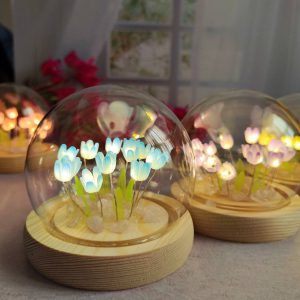 چراغ خواب شیشهای گل لاله