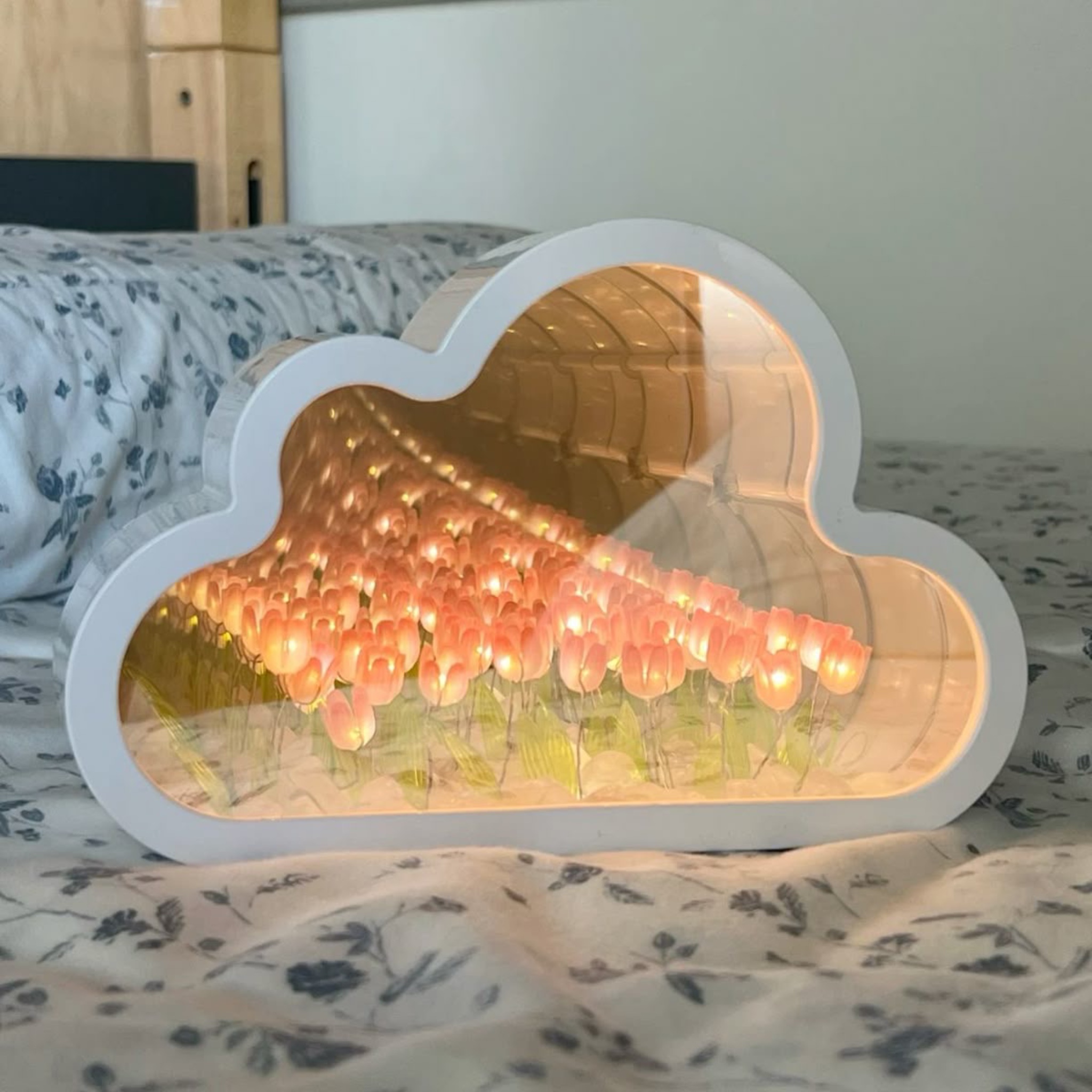 چراغ خواب گل لاله بی‌نهایت | هدیه‌ای خاص برای خاص‌ترین‌ها